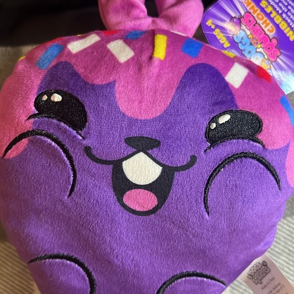 Dogs Vs Squirls 6inch Chonk * Nibbles * Bean filled Plushie - Picture 5 of 10